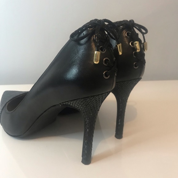 Levity Black Leather Dress Pump - Picture 3 of 7